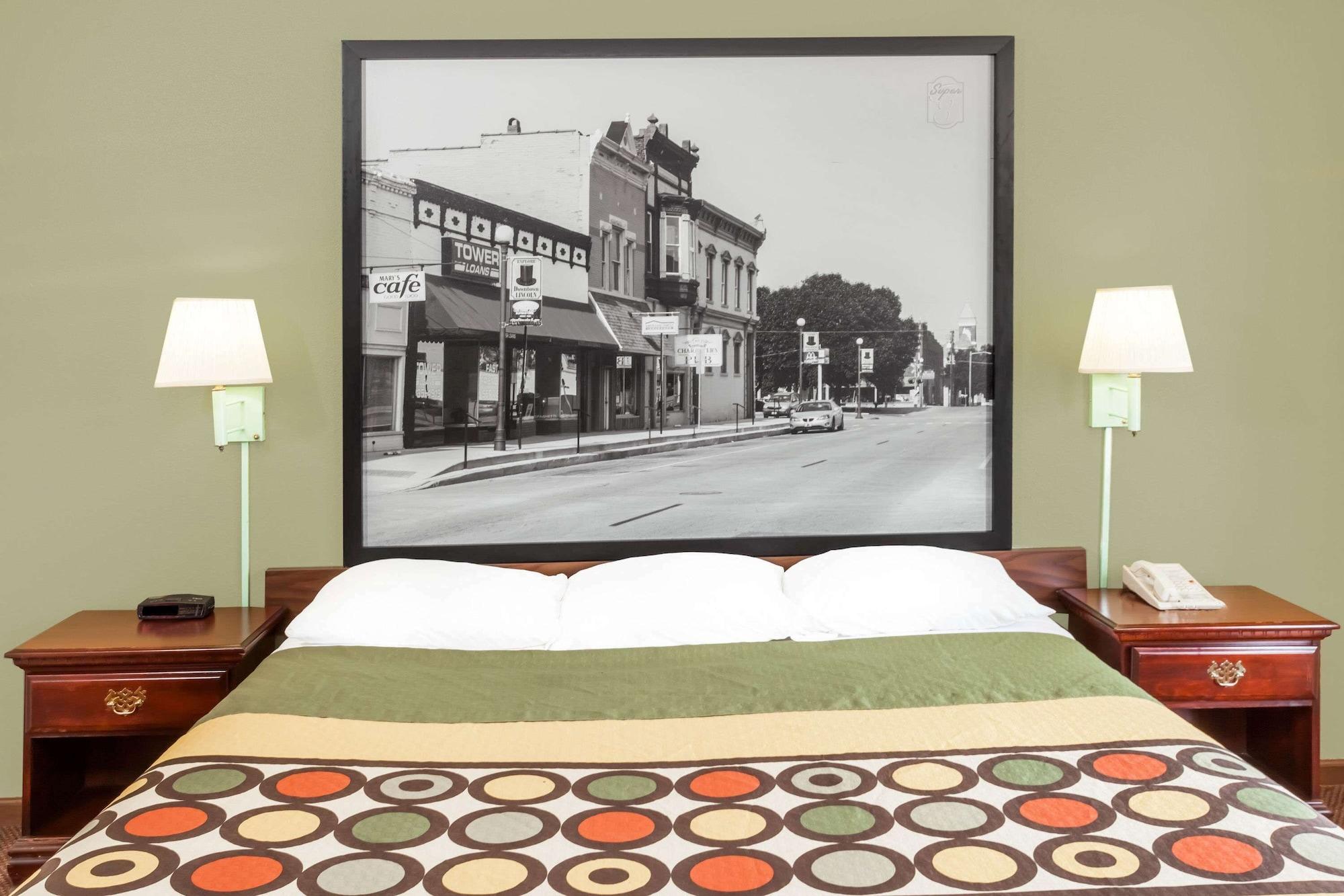 Super 8 By Wyndham Lincoln Hotel Екстериор снимка