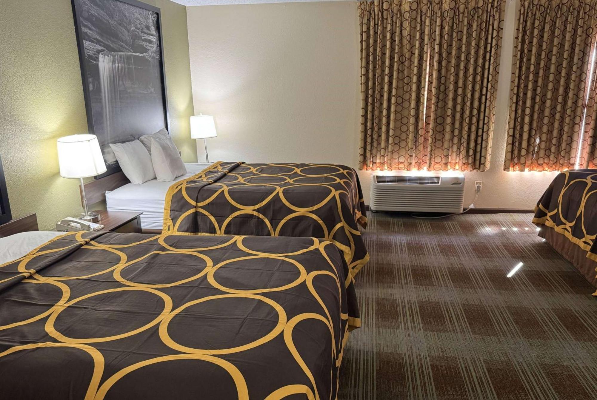 Super 8 By Wyndham Lincoln Hotel Екстериор снимка